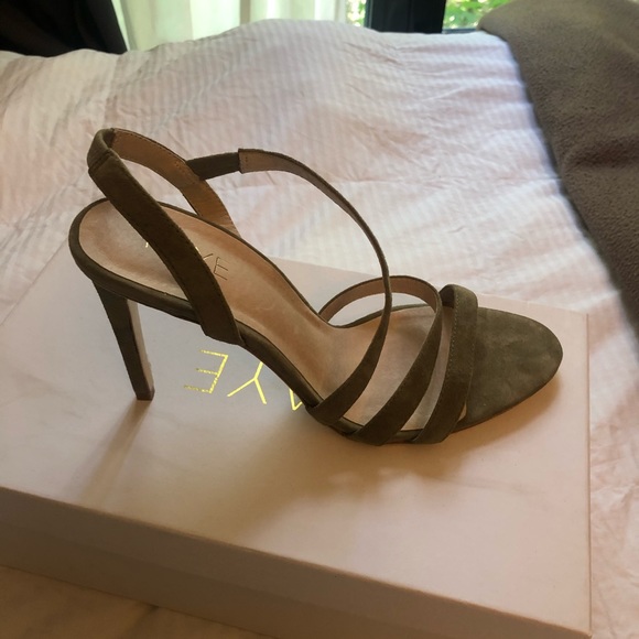 SOLD!!! Raye Heels - Picture 7 of 8